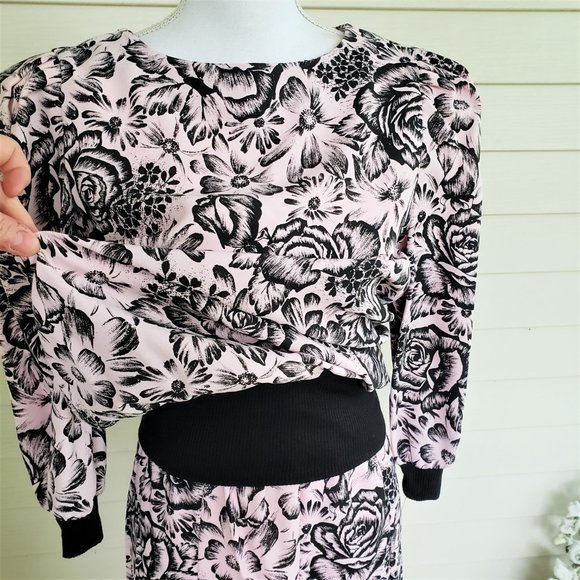 vintage 80s Pink And Black Floral Two Piece baggy Shirt / Skirt Set - Picture 2 of 11